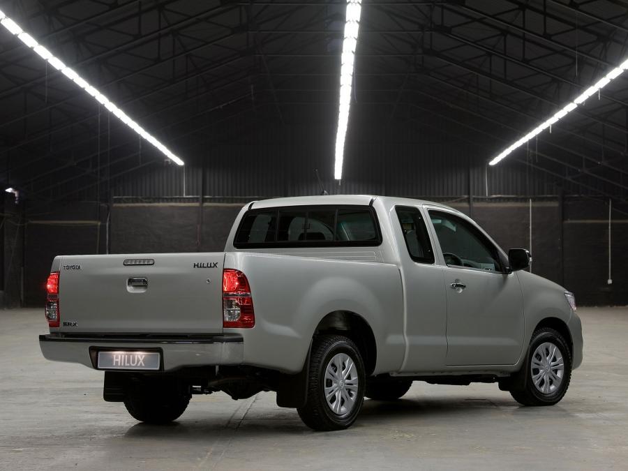  Toyota Hilux Xtra Cab 2011 года  (ZA) (фото 4 из 9)